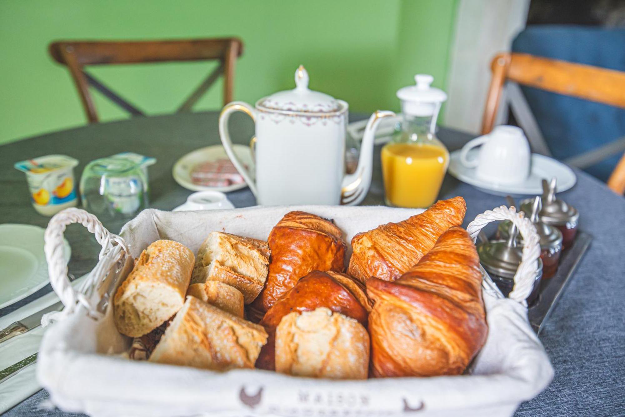 La Fontaine Du Mont Hotel Murs-Erigne Ngoại thất bức ảnh